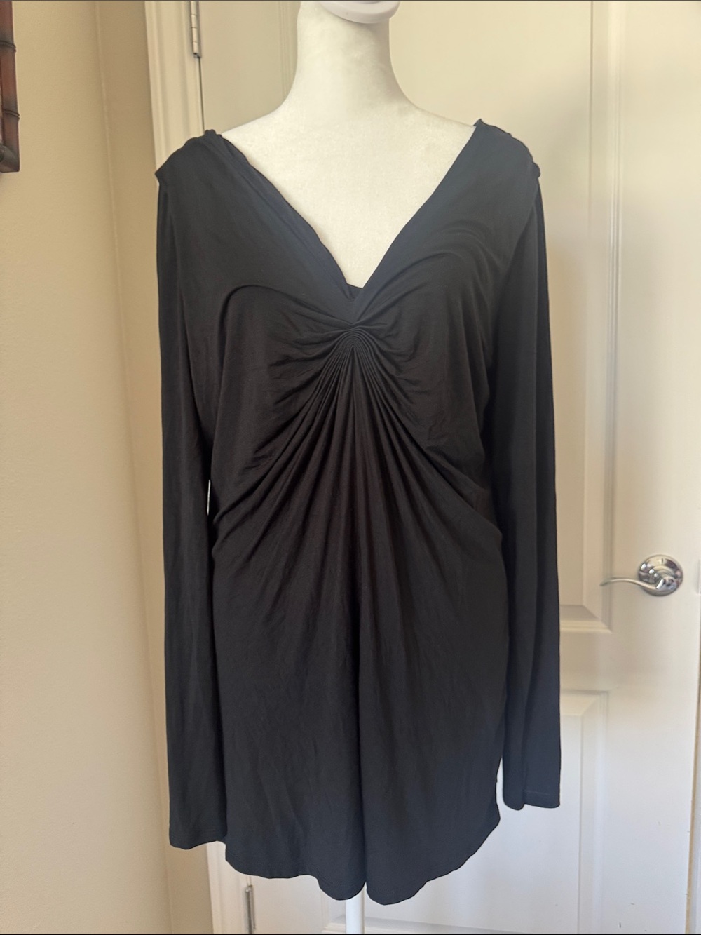 White House Black Market Black Long-Sleeve V-Neck Ruched Top